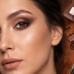 Machiajul „espresso glam”: paletele de farduri și nuanțele pământii care domină toamna aceasta