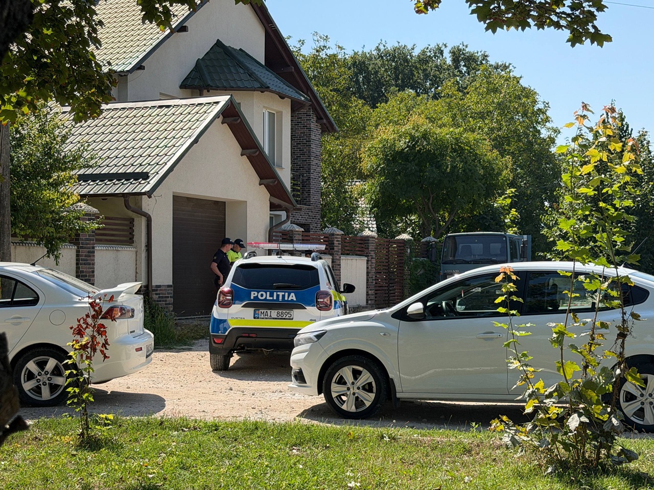 Tragedia de la Măgdăcești: Bărbatul care și-ar fi împușcat soția avea ordin de restricție. Cuplul era în prag de divorț