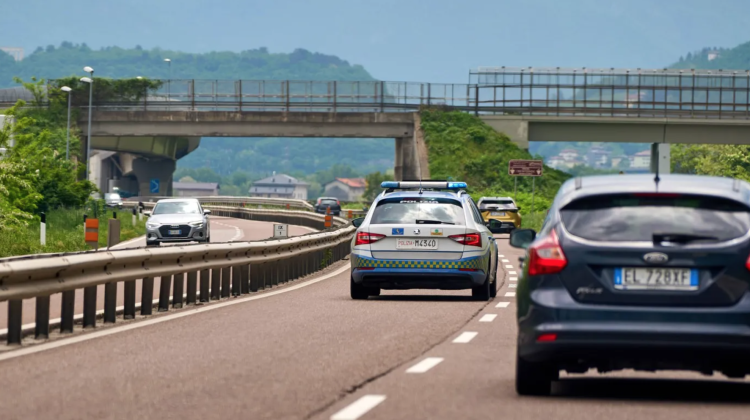 Italia a decis să elimine taxa auto pentru 14,5 milioane de autoturisme și motociclete