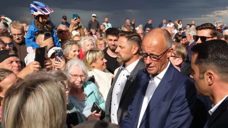 VIDEO Friedrich Merz, huiduit în Germania: Mulțimea i-a strigat „Pinocchio” și „instigator la război”