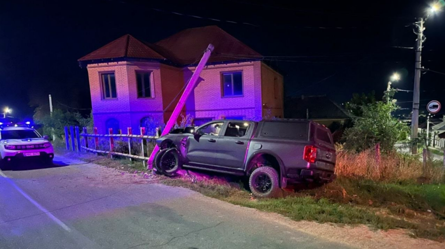 Militarul beat care a intrat cu mașina Armatei Naționale într-un stâlp, suspendat pe durata anchetei
