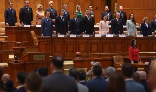Guvernul României nu a fost învestit! Siegfried Mureșan avea nevoie de încă 51 de voturi