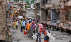 Un tată din Nepal a împrumutat 13 dolari și a plecat pe jos să-și caute fiul dispărut