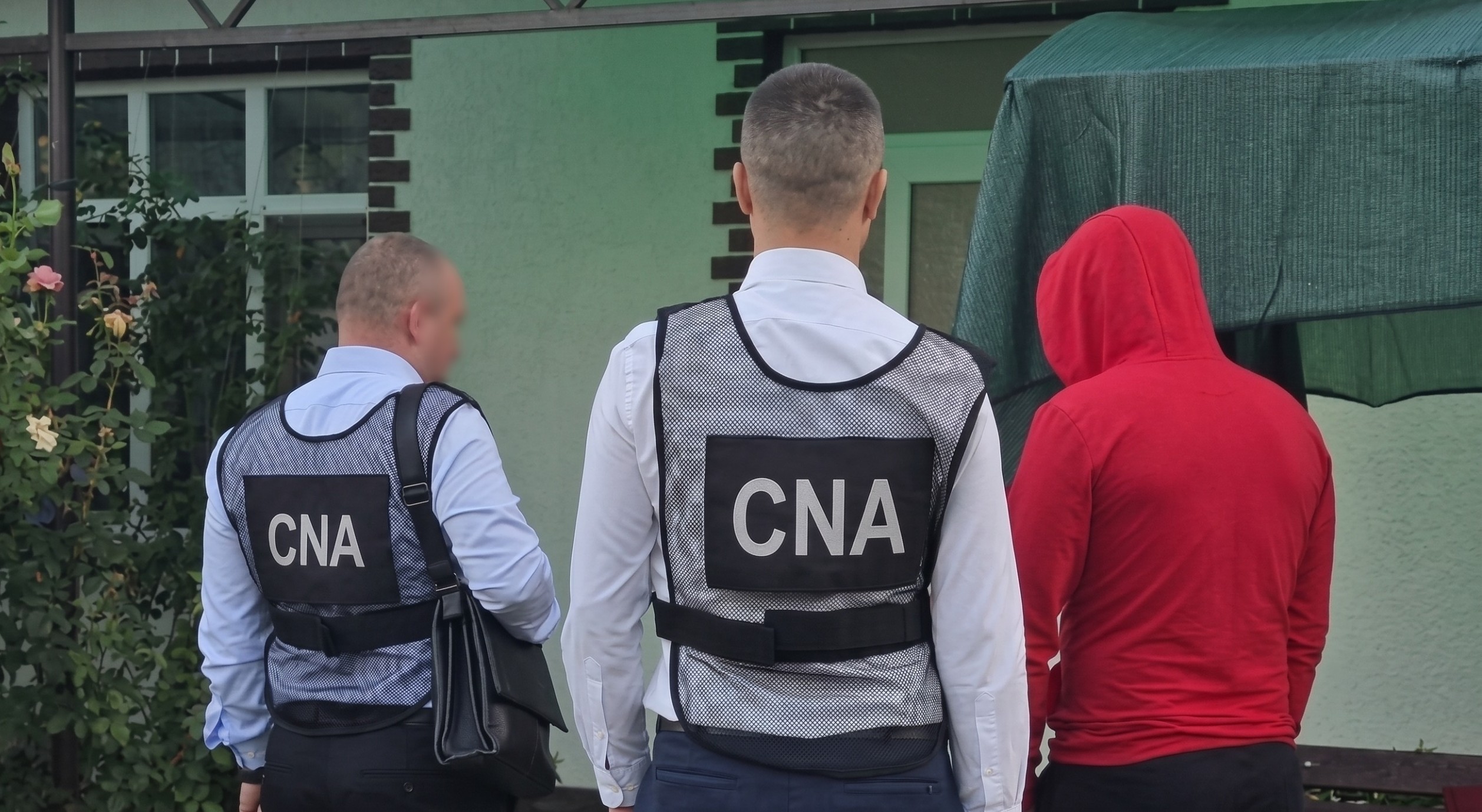 Bărbat din Cahul, plasat în izolatorul CNA. A pretins 3500 de euro pentru un permis de conducere