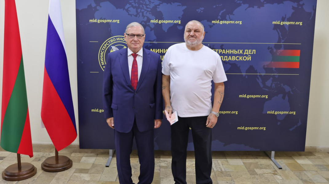 Opt persoane din regiunea transnistreană au primit pașapoarte rusești prin procedură simplificată
