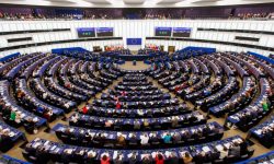 Parlamentul European a adoptat „Scutul pentru democrație”: Măsuri împotriva dezinformării și ingerințelor străine