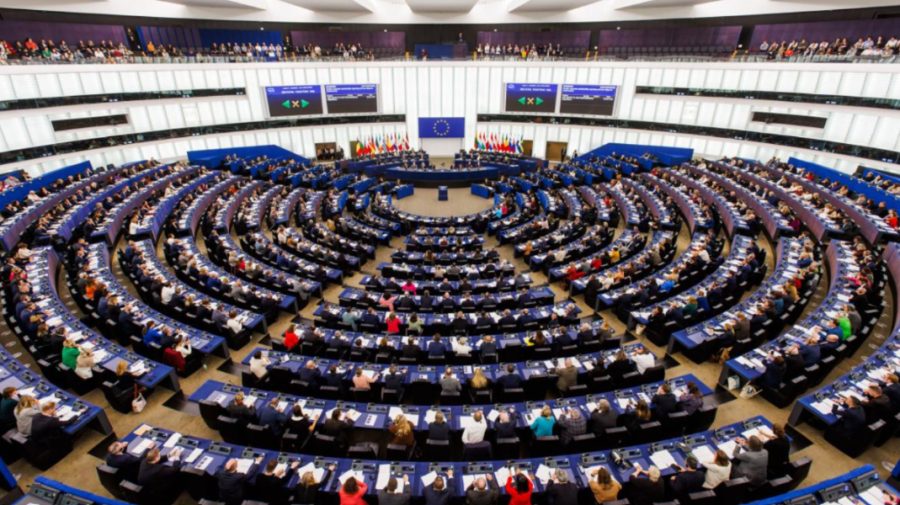 Parlamentul European a adoptat „Scutul pentru democrație”: Măsuri împotriva dezinformării și ingerințelor străine