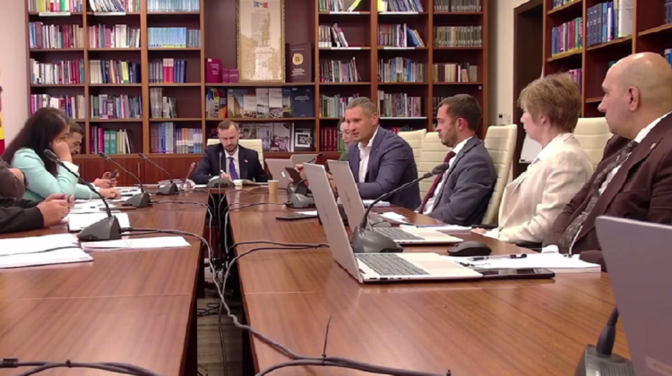 SCANDAL la Parlament! Un deputat PAS a atacat APP: ”V-ați comportat ca niște lăcuste în întreprinderile de stat”