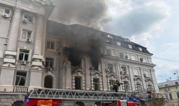 VIDEO Momentul în care o dronă rusească a lovit sediul central al SBU din Kiev. Zelenski: ”Va exista un răspuns”