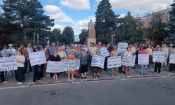 Protest la Bender înaintea ședinței CUC. Manifestanții acuză Chișinăul de presiuni economice