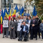 LIVE Protest la ANRE: ”Ei se jură că nu fură, gazu-i scump peste măsură!”