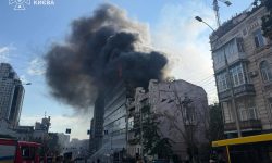 Rusia a lovit Kievul cu drone: o femeie a murit, iar clădirea Academiei de Științe a fost cuprinsă de flăcări