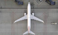 Polonia a închis două aeroporturi după atacurile Rusiei la graniță. Sistemele antiaeriene au fost activate