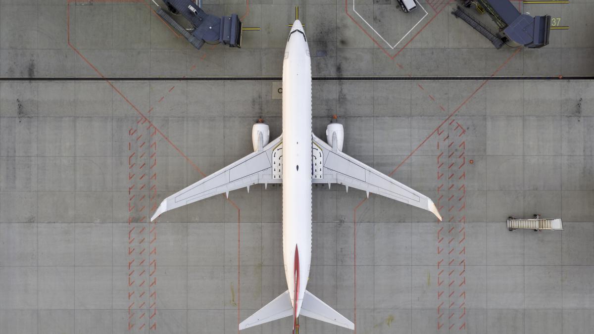 Polonia a închis două aeroporturi după atacurile Rusiei la graniță. Sistemele antiaeriene au fost activate