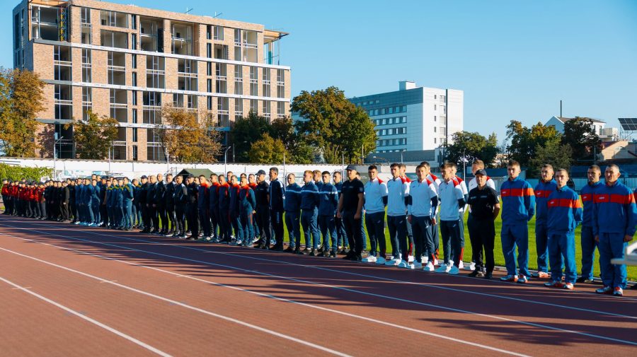 FOTO În memoria eroilor: 17 echipe de pompieri și salvatori au dat startul Campionatului Național la Sportul Aplicativ