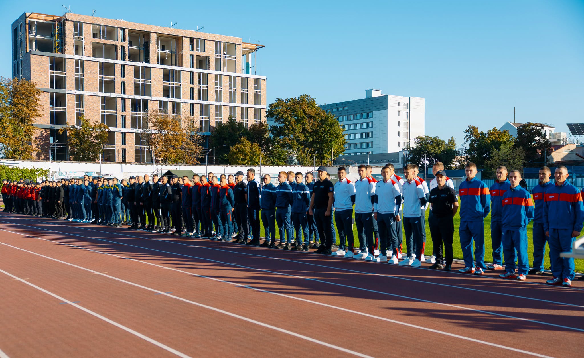 FOTO În memoria eroilor: 17 echipe de pompieri și salvatori au dat startul Campionatului Național la Sportul Aplicativ