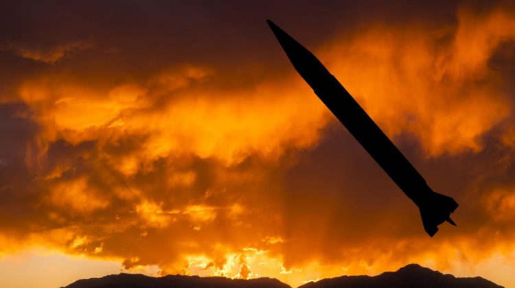Coreea de Nord a lansat, duminică, două rachete în Marea Japoniei. Coreea de Sud şi Japonia au intrat în alertă