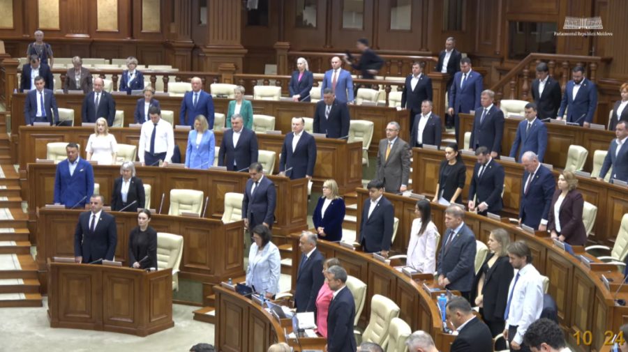 Minut de reculegere în Parlament în memoria victimelor atentatelor din 11 septembrie 2001