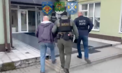 VIDEO Rețea de migrație ilegală, destructurată în Moldova. Trei persoane au fost încătușate