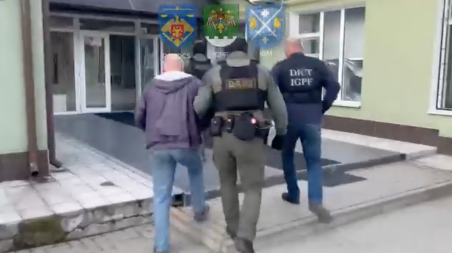 VIDEO Rețea de migrație ilegală, destructurată în Moldova. Trei persoane au fost încătușate