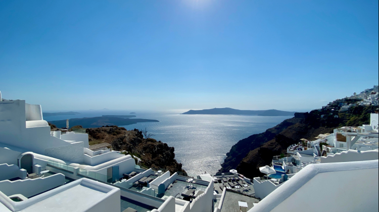 Oferta care face furori! Se oferă cazare gratuită în Santorini pentru 24 de ore de muncă pe săptămână