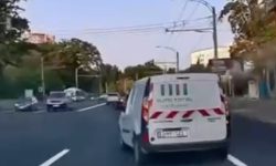 VIDEO A ignorat marcajul rutier și nu a acordat prioritate unui pieton. Șofer de 19 ani, sancționat