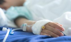 Speranță în lupta cu cancerul: Un copil nu mai prezintă semne ale bolii după o terapie experimentală