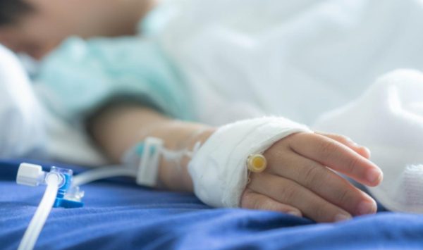 O fetiță de 9 ani, lovită de o mașină pe trecerea de pietoni la Hîncești. A fost transferată la Chișinău