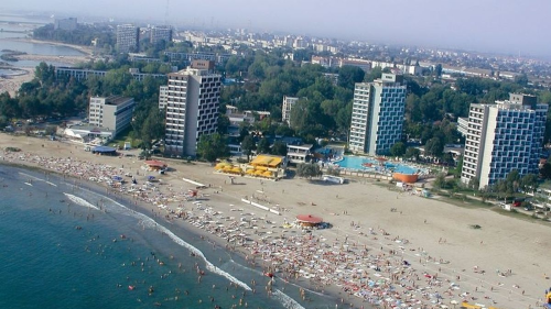 De ce s-au îmbolnăvit cei 58 de turiști în hotelul din Saturn, România. Ce a găsit DSP în ciulamaua de pui și în piure