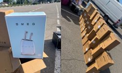 Bunuri nedeclarate de peste 200.000 de lei, descoperite într-un microbuz la Leușeni