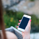 VIDEO Telefon mobil, furat în plină stradă. A fost reținut un suspect în vârstă de 33 de ani