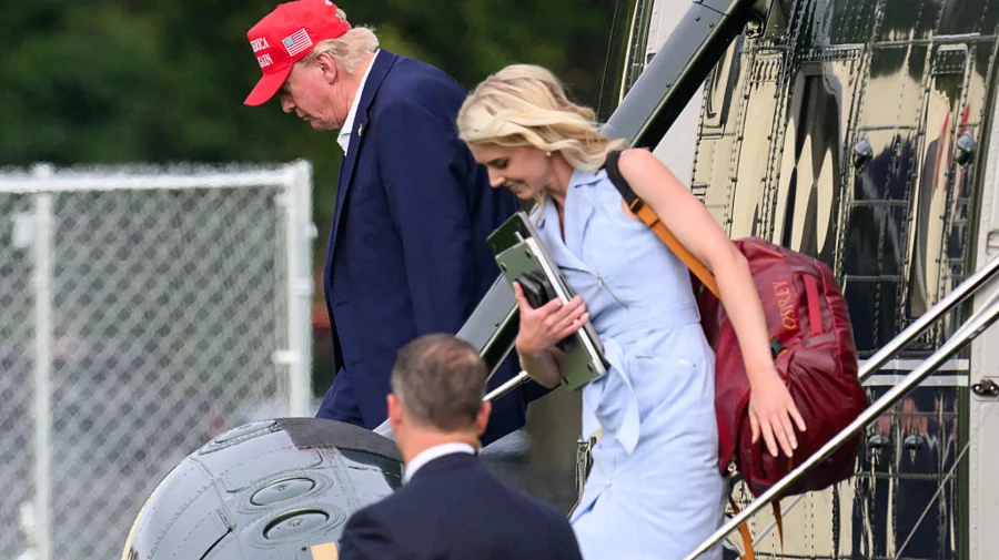 Donații de 45.000$, făcute de Trump pentru o asistentă de la Casa Albă. Nu este singura care primește cadouri generoase