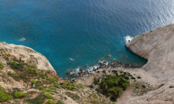 O turistă din România, găsită fără suflare într-o livadă de măslini pe o insulă din Grecia