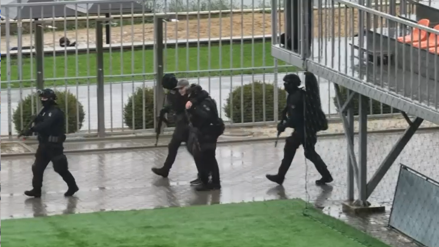VIDEO Intervenții în situații de risc și rețineri de persoane înarmate: Mascații de la „Fulger” au desfășurat exerciții