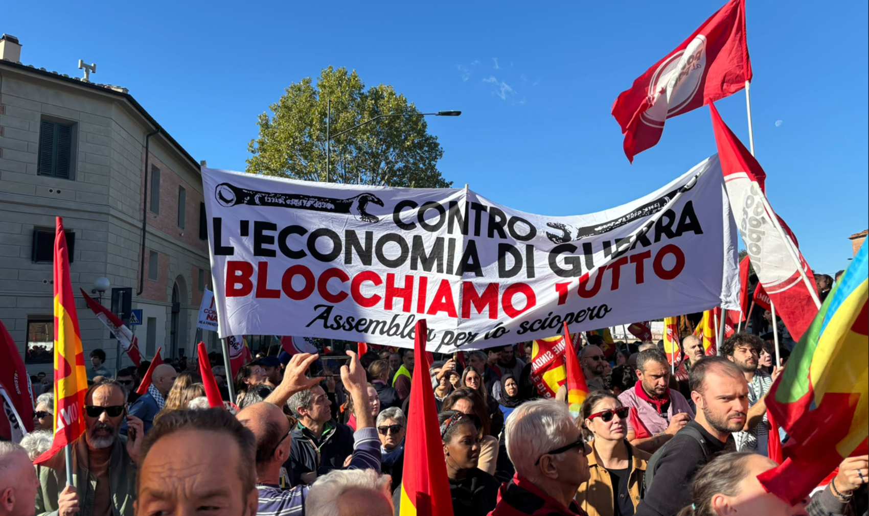 VIDEO Grevă generală în Italia: Stații de metrou blocate, școli închise și confruntări cu Poliția