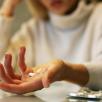 Peste 15 mii de moldoveni au beneficiat de medicamente compensate pentru depresie, schizofrenie și demență