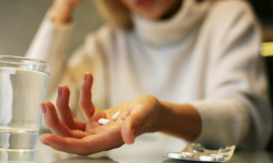Peste 15 mii de moldoveni au beneficiat de medicamente compensate pentru depresie, schizofrenie și demență