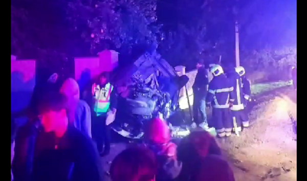 Accident cu descarcerare în raionul Sîngerei. Doi bărbați au ajuns la spital