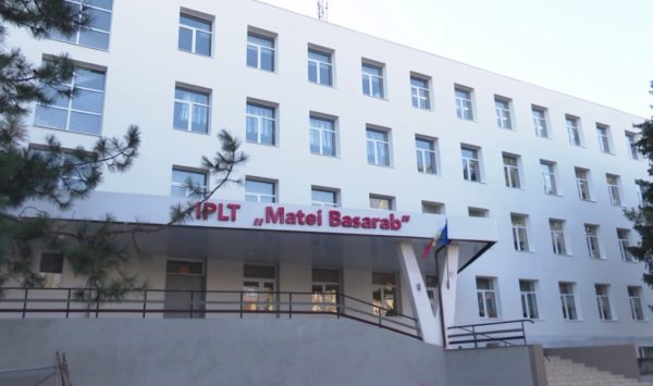 DOC Copiii de la liceul Matei Basarab rămân fără stadion! Guvernarea a blocat proiectul primăriei Chișinău