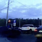 VIDEO „Hai treci, că încapi”. Mașina lui Bolea, parcată la ușă benzinăriei, pentru ca ministrul să coboare