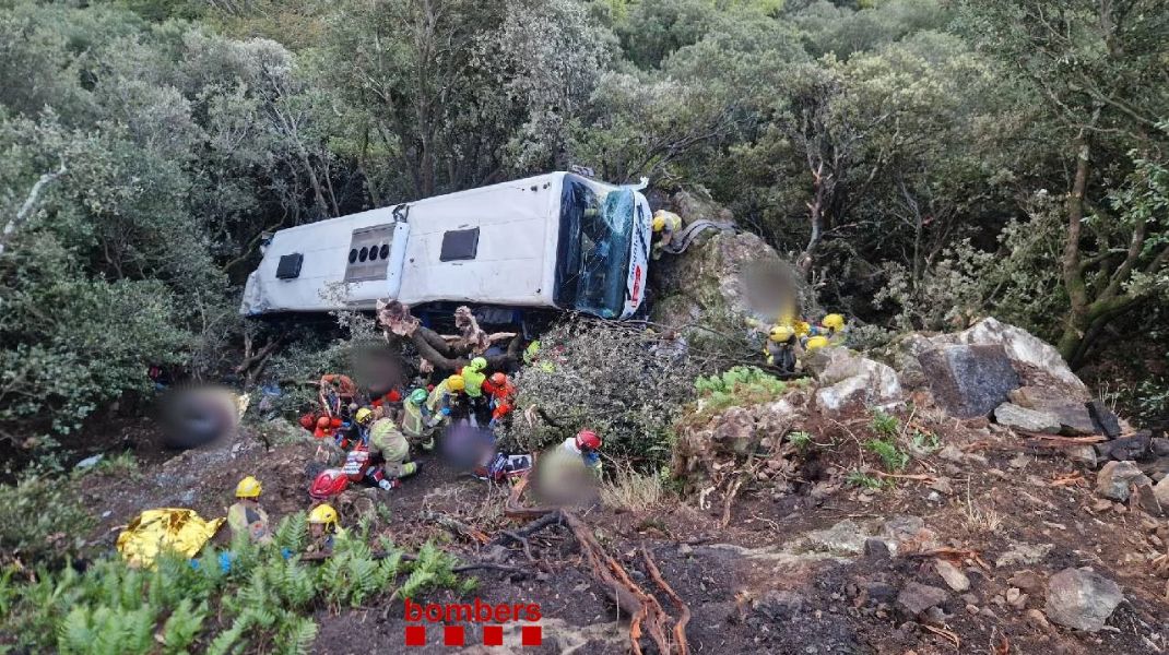 Accident grav în Spania: cel puțin 93 de răniți după ce un autocar a căzut într-o prăpastie