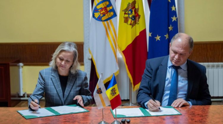 „Mulțumim partenerilor care ne sunt alături”: Primăria Chișinău și UNHCR au semnat un nou memorandum de înțelegere