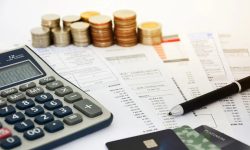 Afacerile din Moldova încheie anul cu așteptări rezervate: Vânzările stagnează, iar prețurile ar putea crește