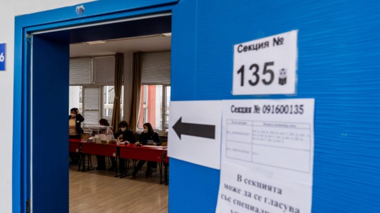 Alegeri în Bulgaria. Preşedintele unei secţii de votare din Burgas a fost înlăturat din funcţie deoarece era beat
