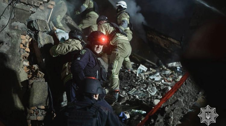 Rusia a atacat de 76 de ori infrastructura energetică a Ucrainei într-o săptămână. Zeci de mii de familii au rămas fără curent