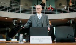Fostul șef al serviciului german de informații, arestat: Este acuzat de spionaj și tentativă de trădare