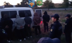 VIDEO Șase cetățeni străini, reținuți la Costești în timp ce încercau să ajungă ilegal în UE