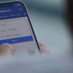Oferte false de cazare și fraude online: Comisia Europeană investighează Booking.com