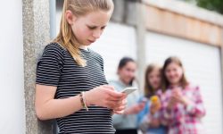 Elevii vor putea raporta anonim cazurile de bullying: Ce măsuri pregătește Ministerul Educației