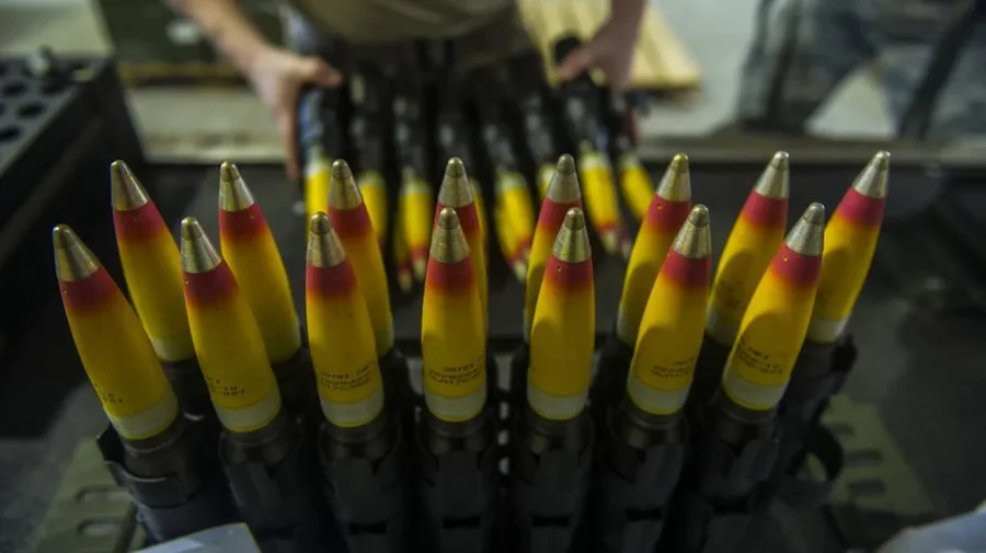 Marea Britanie reia producția de armament greu după 20 de ani, pe fondul amenințărilor de securitate
